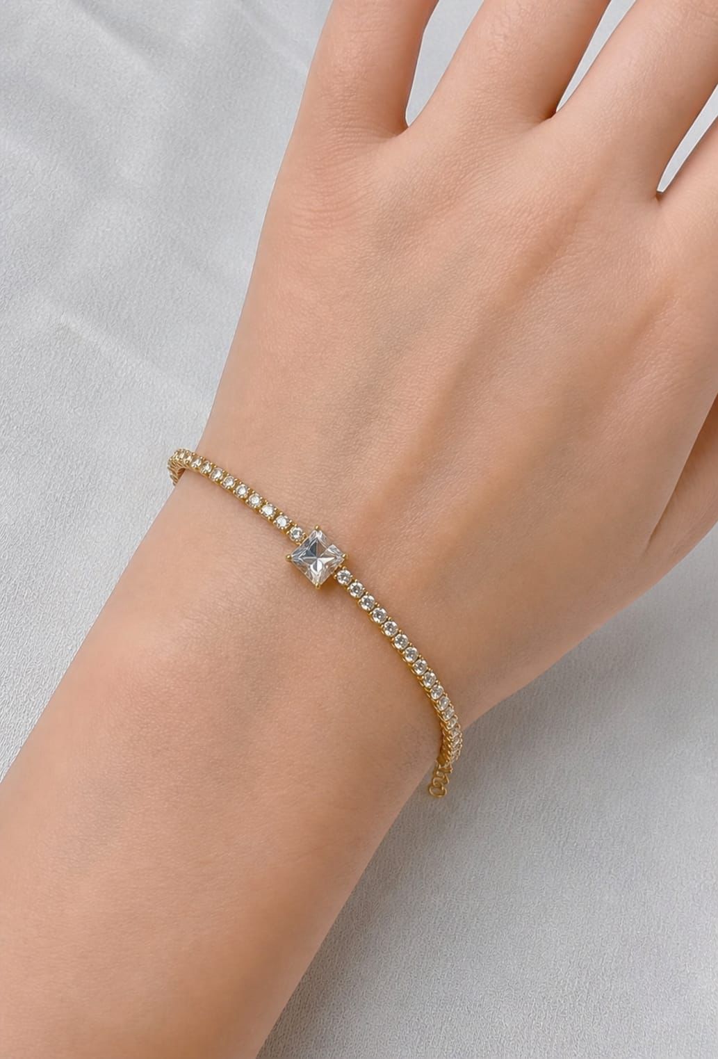 Noor-e-Zar Bracelet